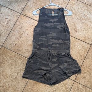 Splendid Camo Romper size small